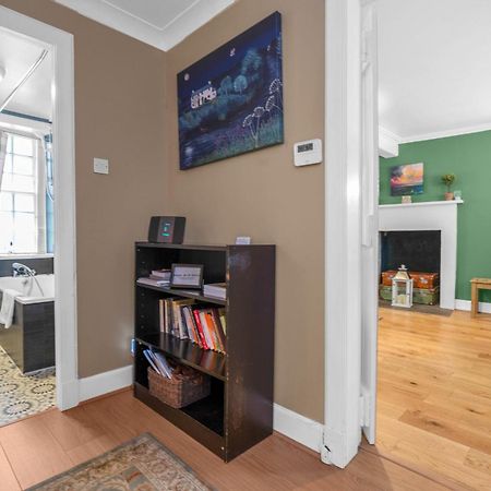 Charming Apartment In The Old Town Edinburgh Bagian luar foto