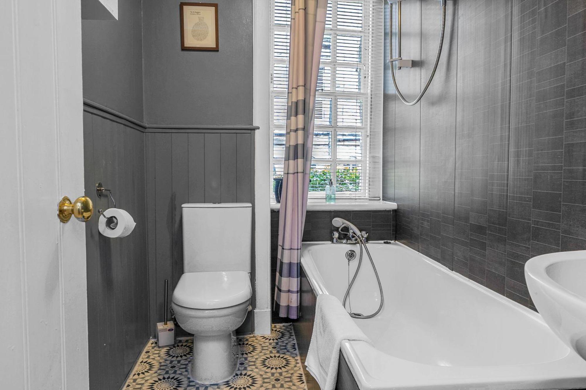 Charming Apartment In The Old Town Edinburgh Bagian luar foto