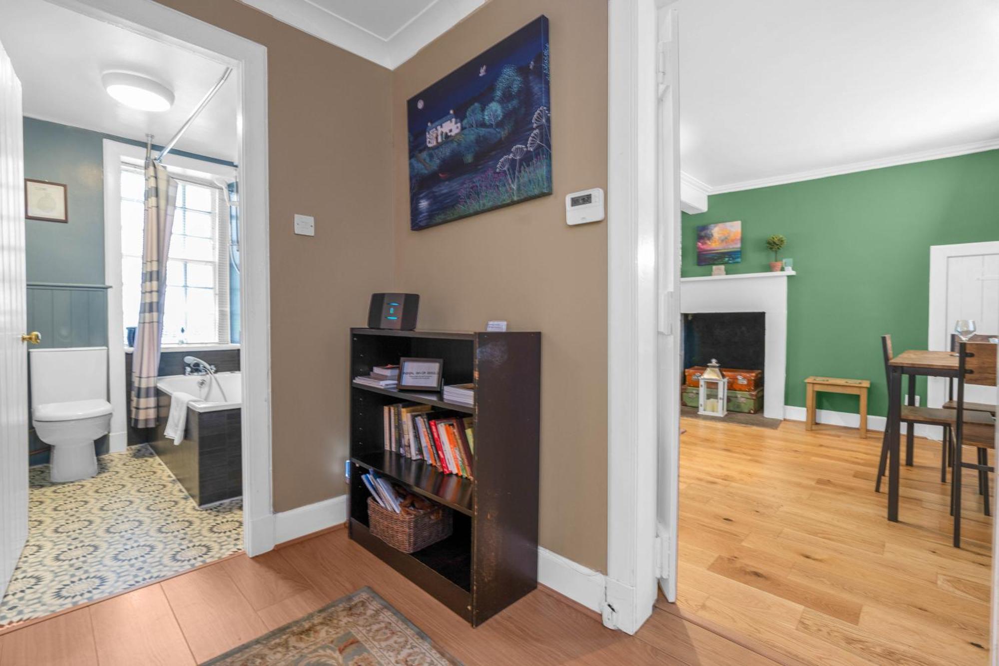Charming Apartment In The Old Town Edinburgh Bagian luar foto